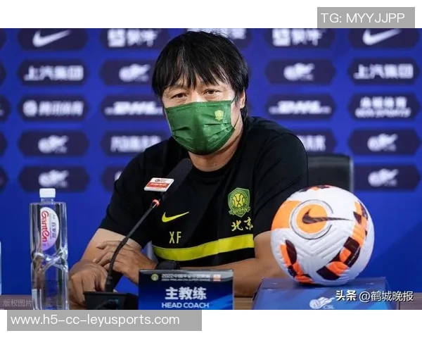 成都蓉城奥地利籍守门员教练汉斯正式加盟北京国安引发球迷热议